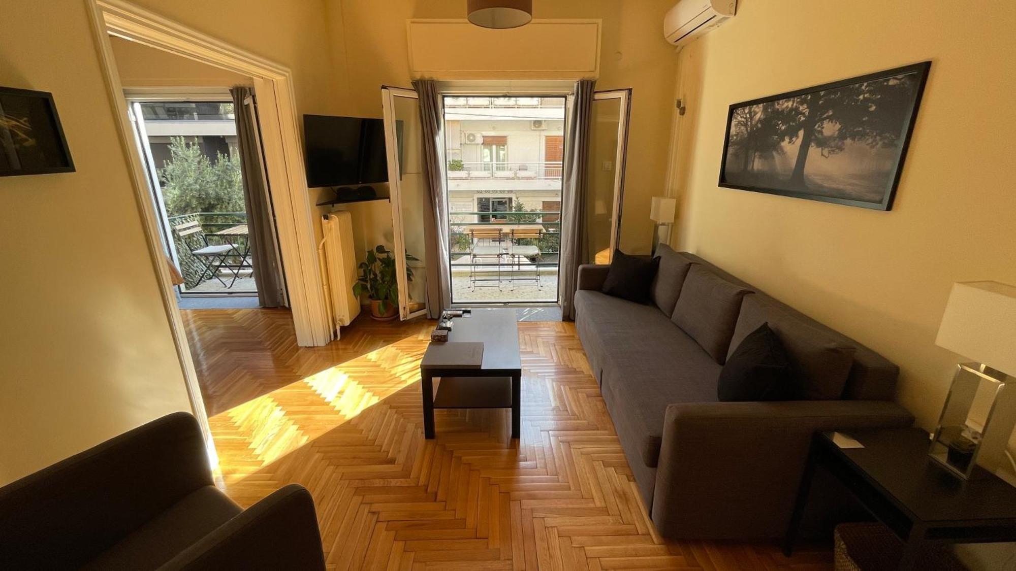 4 Newly Renovated Charming Apartments Steps From Panormou Metro Station Athens Room photo