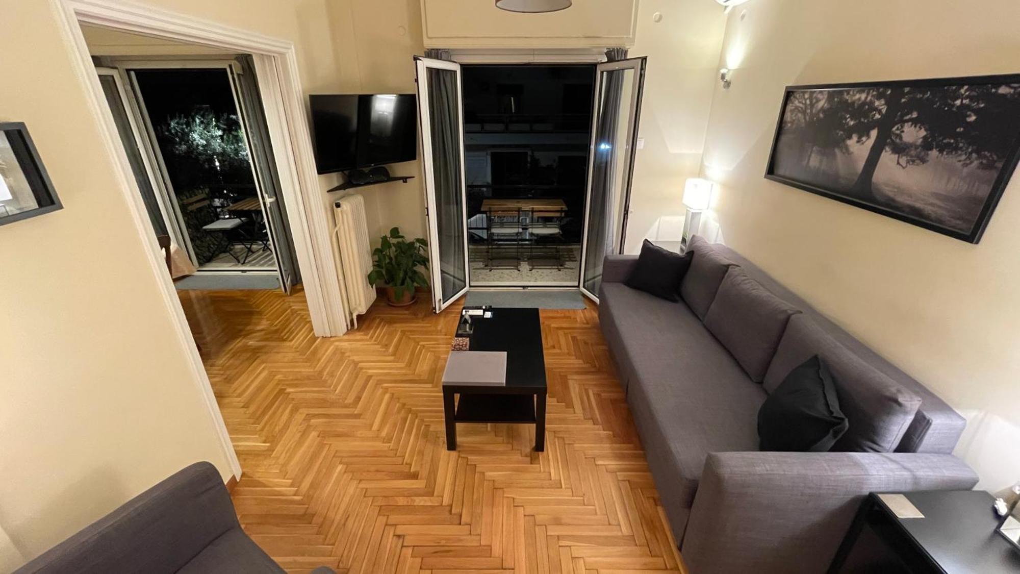 4 Newly Renovated Charming Apartments Steps From Panormou Metro Station Athens Room photo