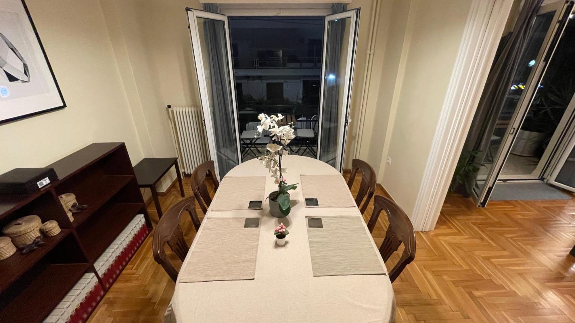 4 Newly Renovated Charming Apartments Steps From Panormou Metro Station Athens Room photo