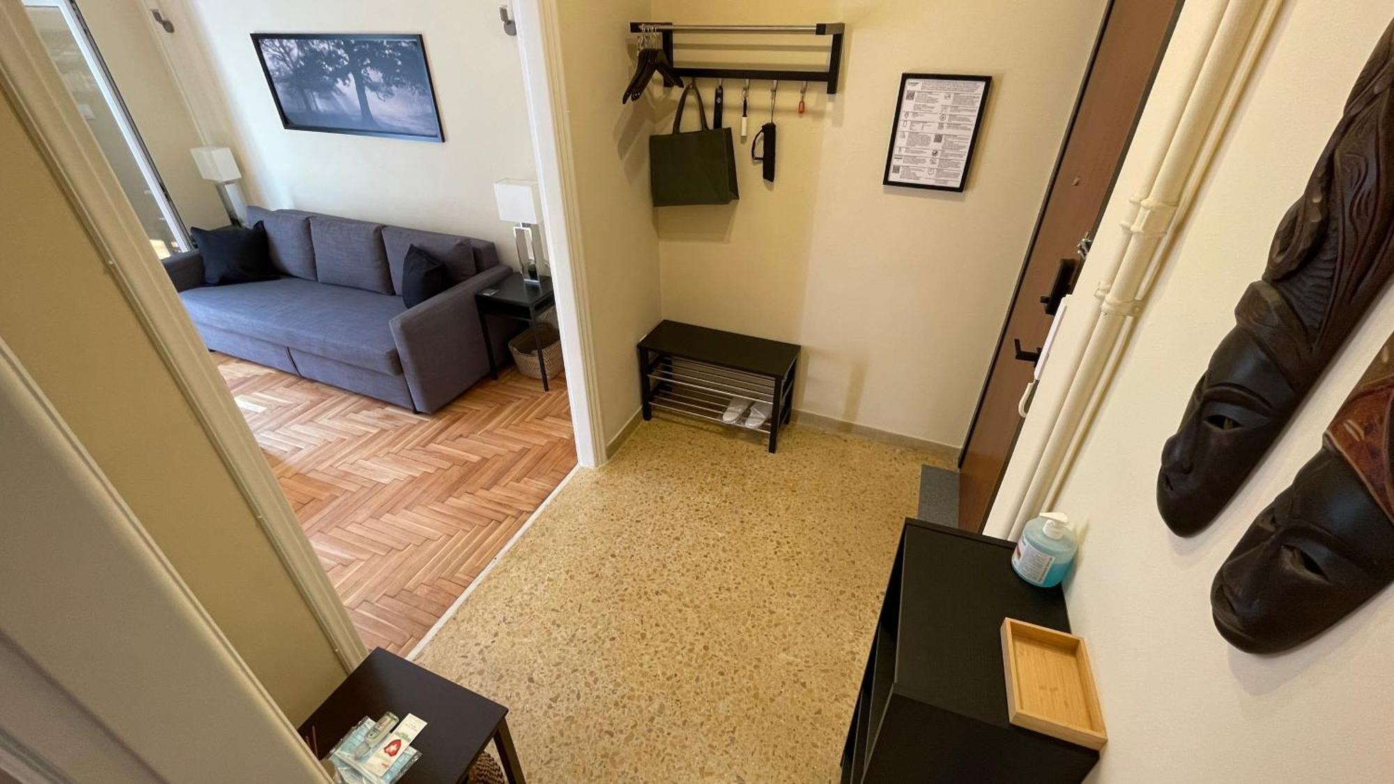 4 Newly Renovated Charming Apartments Steps From Panormou Metro Station Athens Room photo